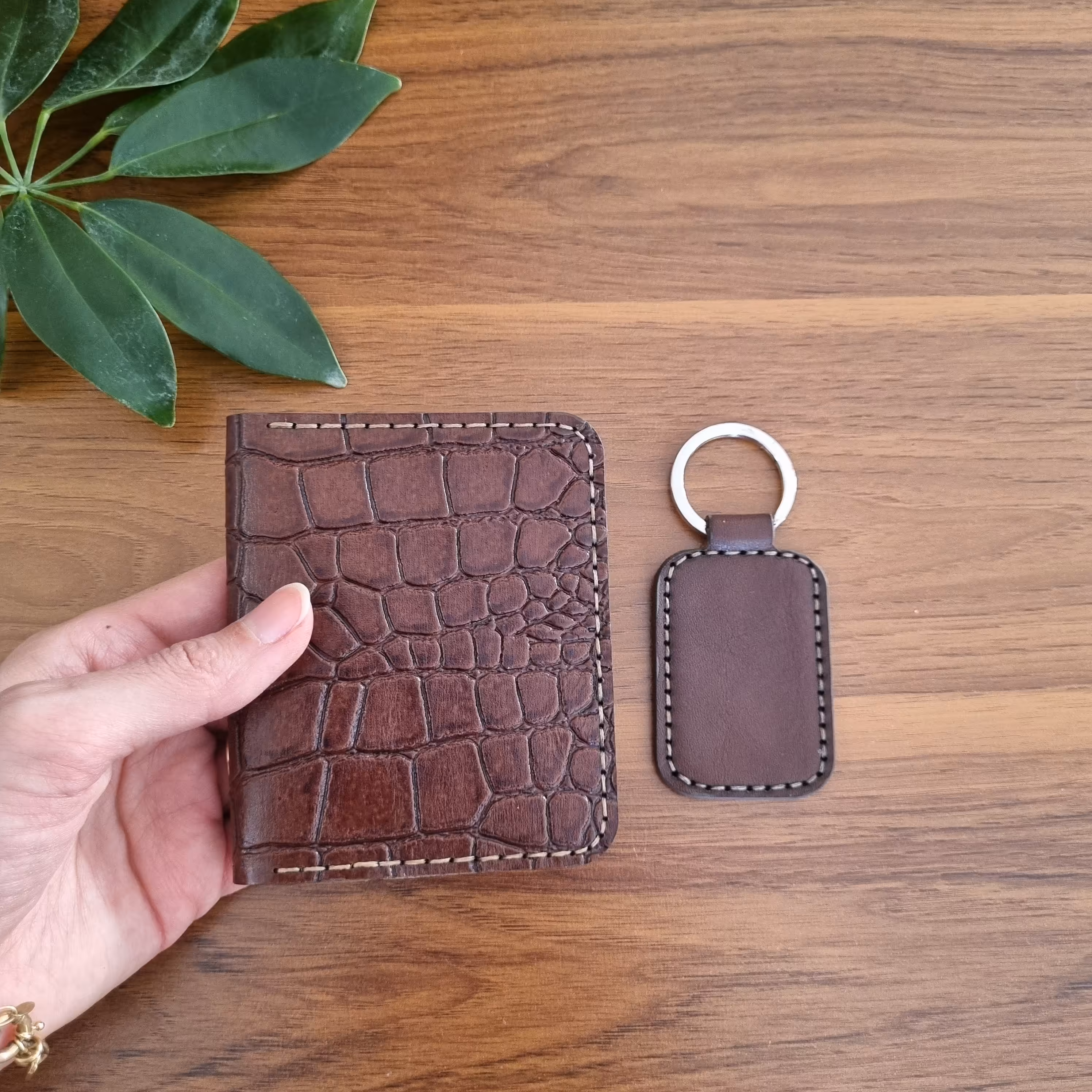 جاکارتی و سرکلیدی چرم طبیعی دست دوز