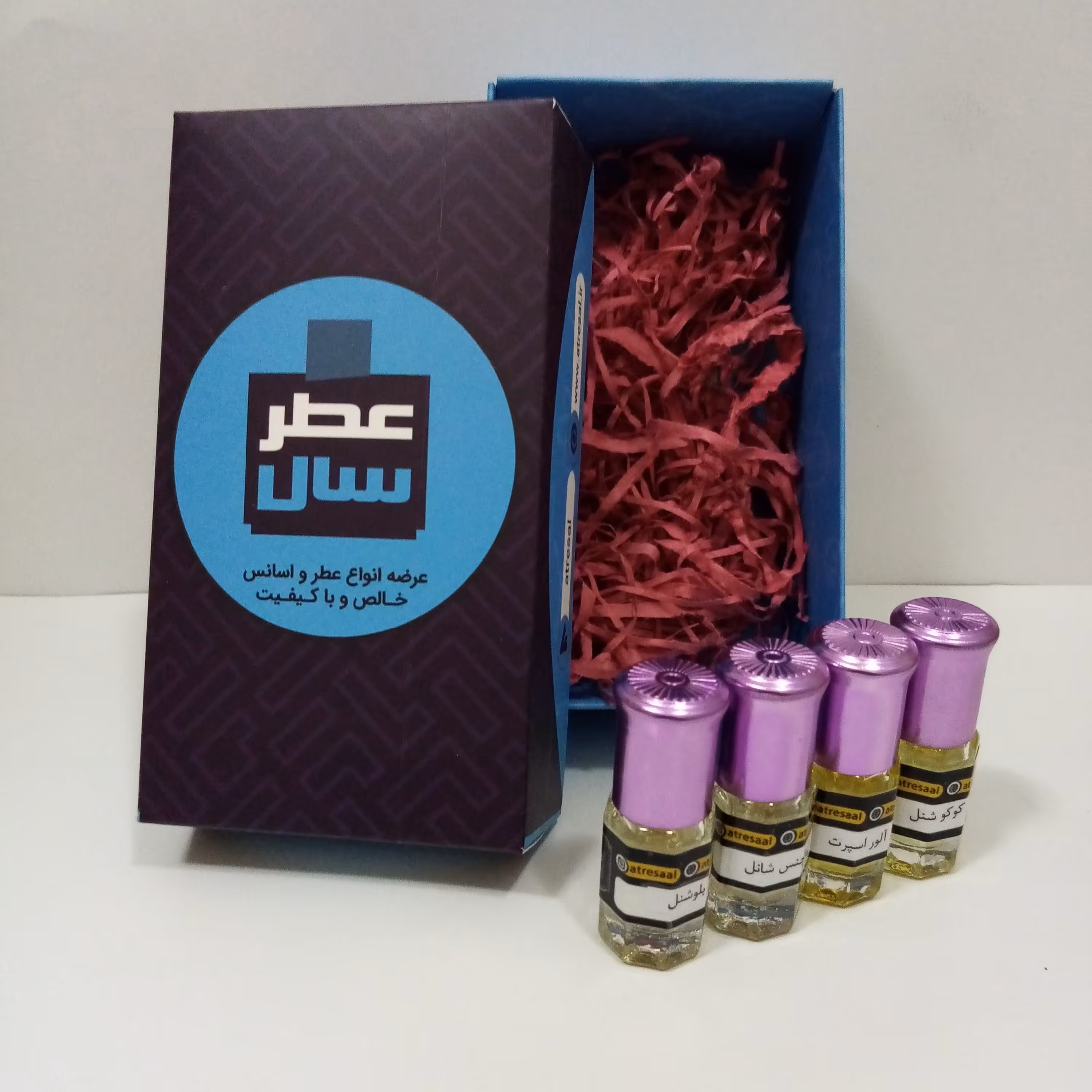 عطرهای برند دانهیل (تعداد 4 عطر و اسانس پرطرفدار برند دانهیل) هر عطر 2 گرم در شیشه 3 گرمی