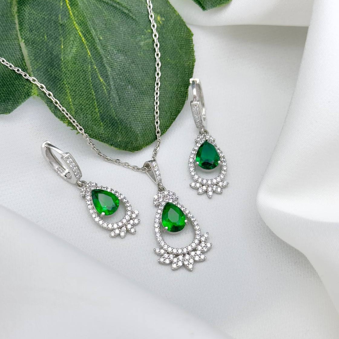 نیم ست نقره جواهری کد 98. قیمت بدون زنجیر 