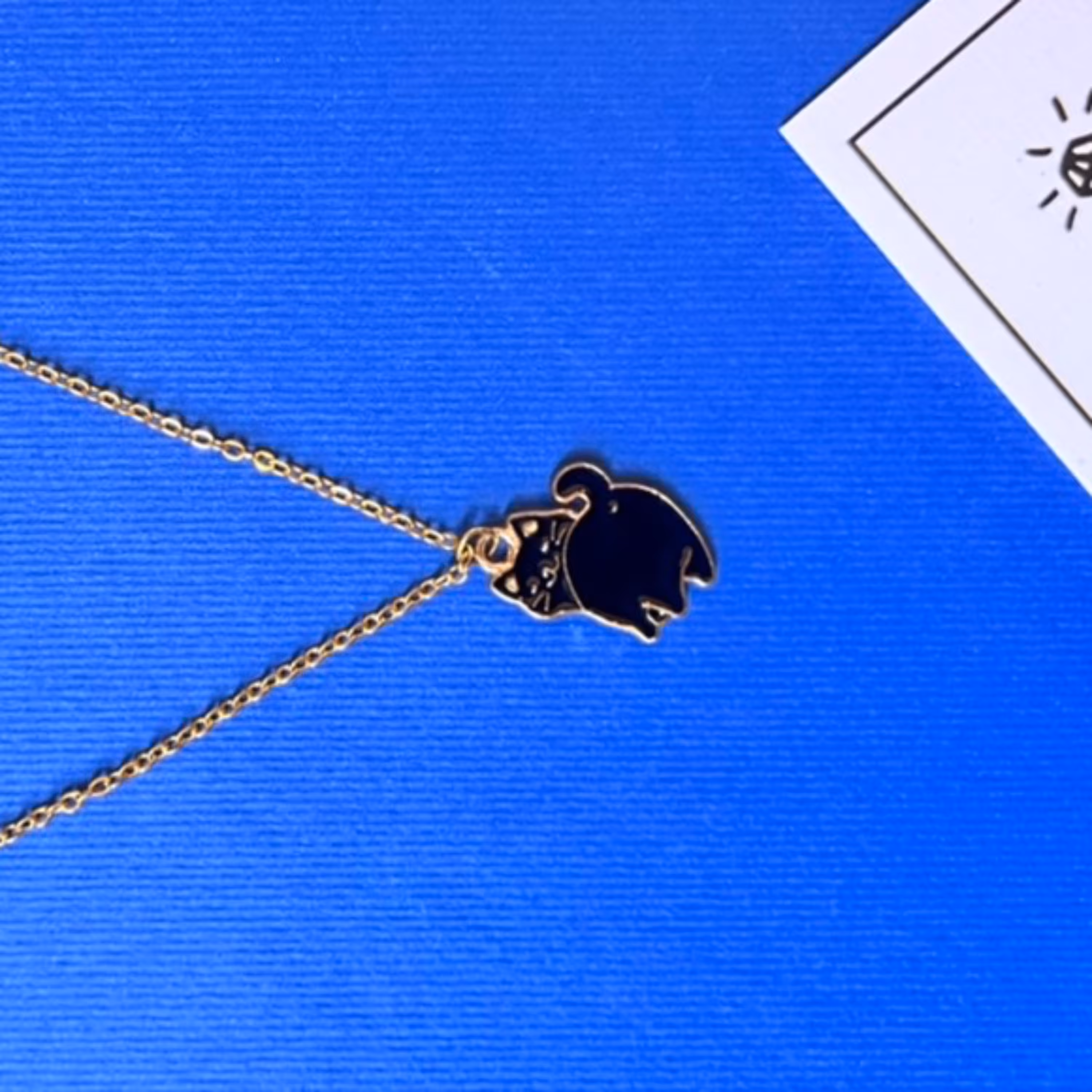 گردنبند پیشی سیاهه