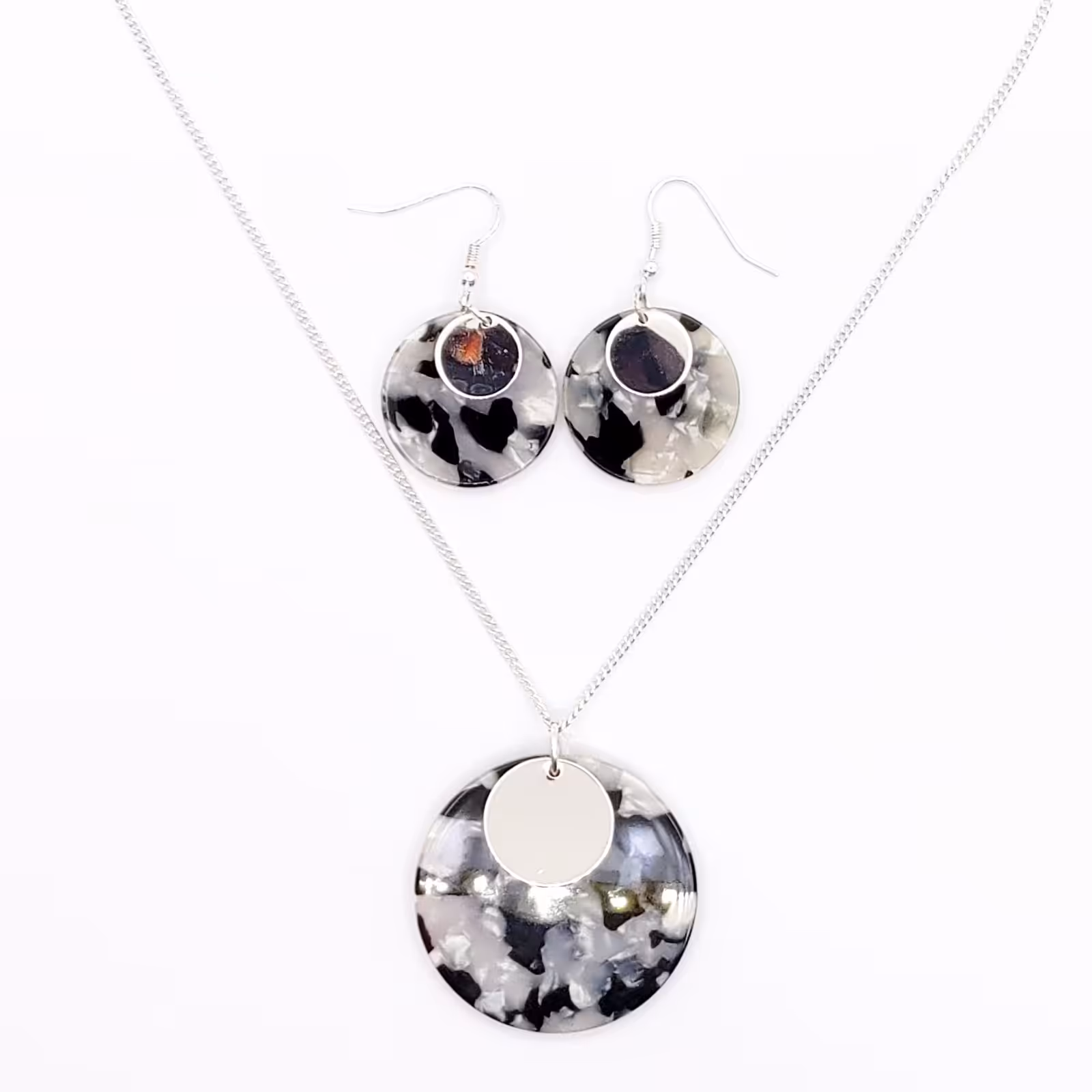 نیم ست زنانه طرح فانتزی نقره ای