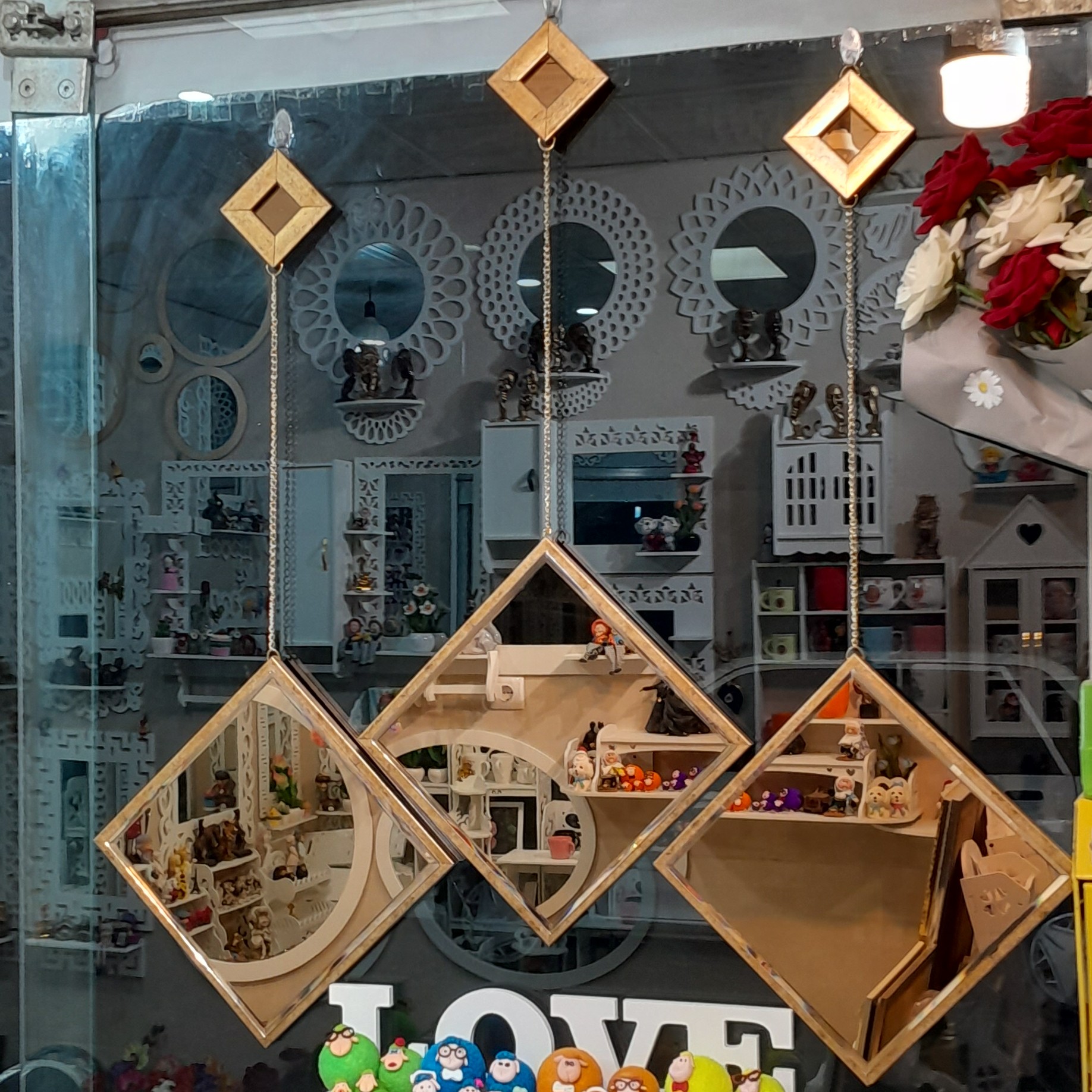 آینه برنز سه تیکه مربع لوزی زنجیر دار