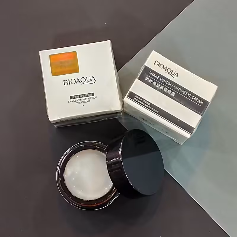 کرم دور چشم سم مار بیواکوا