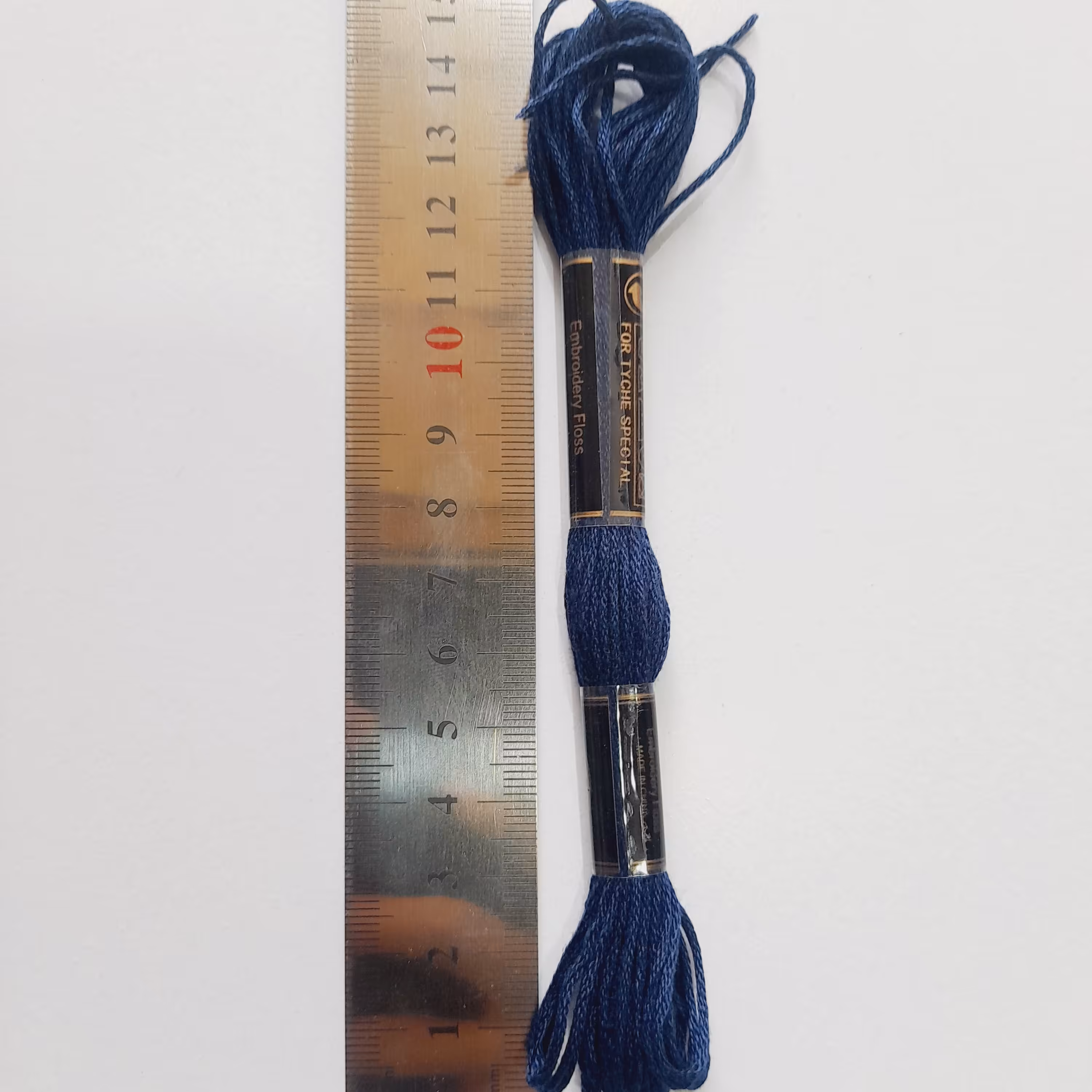 نخ گلدوزی آبی سرمه ای