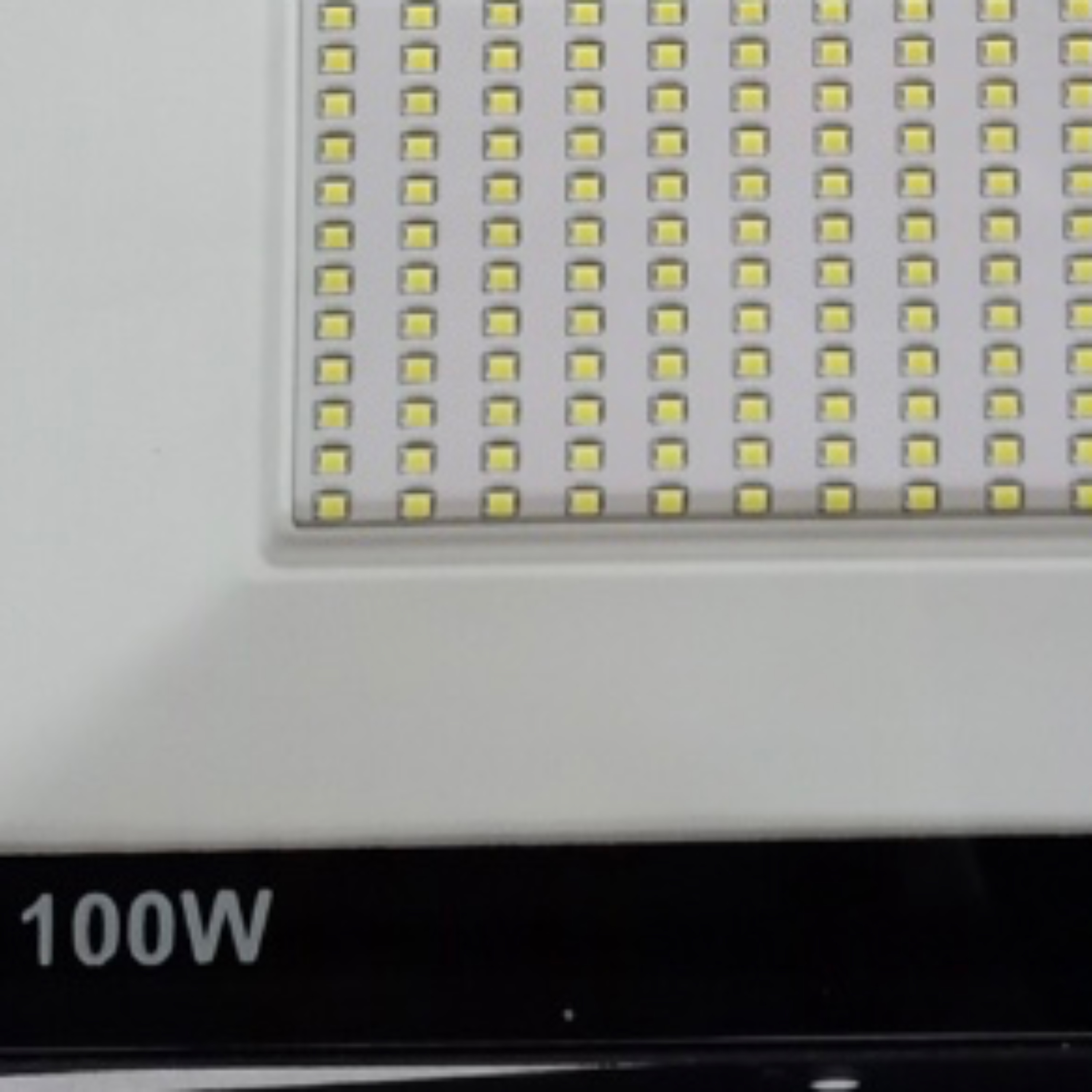 پرژکتور100واتsmd ایلا