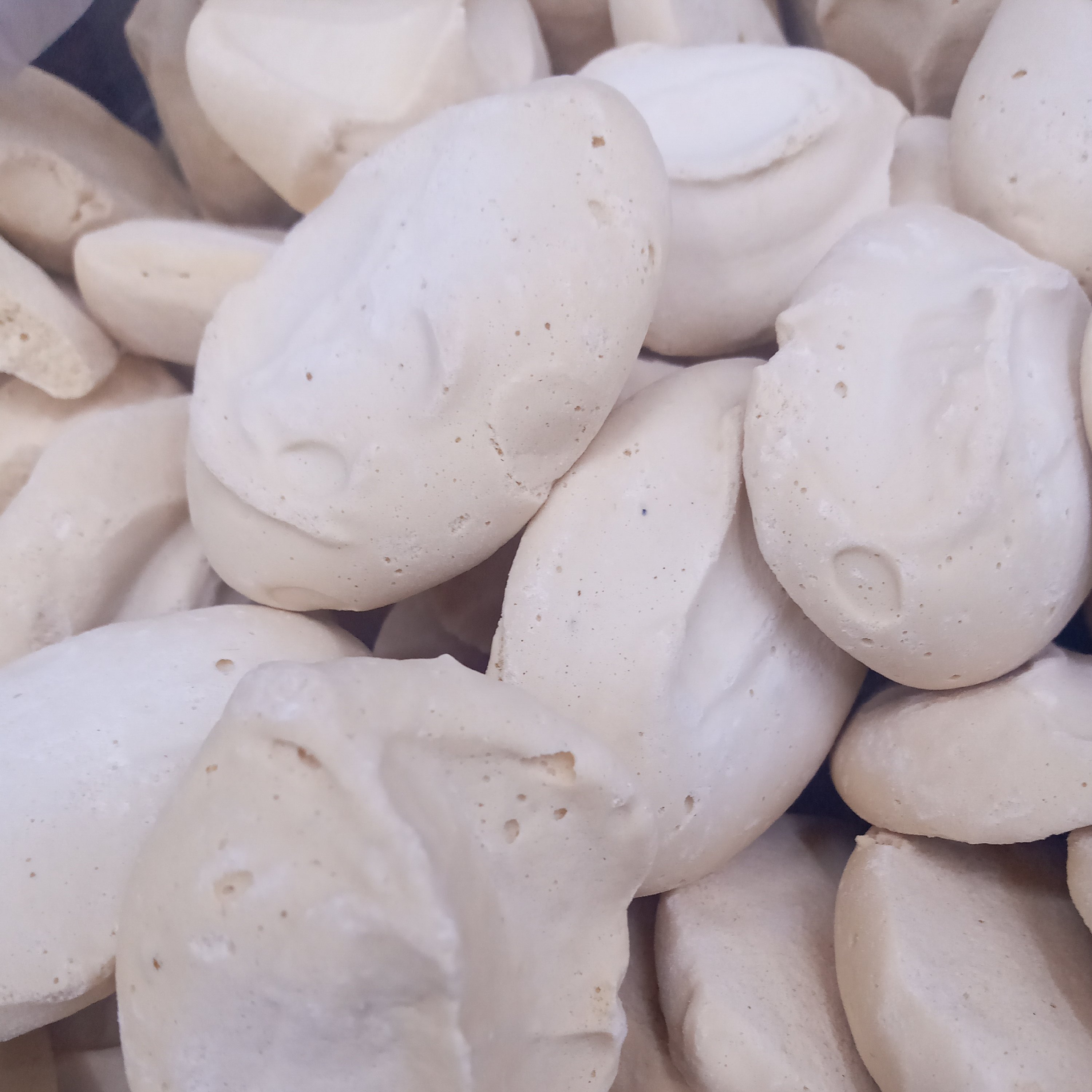 قره قروت محلی قائنات (یک کیلوگرم)،،،بافت نرم، ترشی ملس وخوش نمک