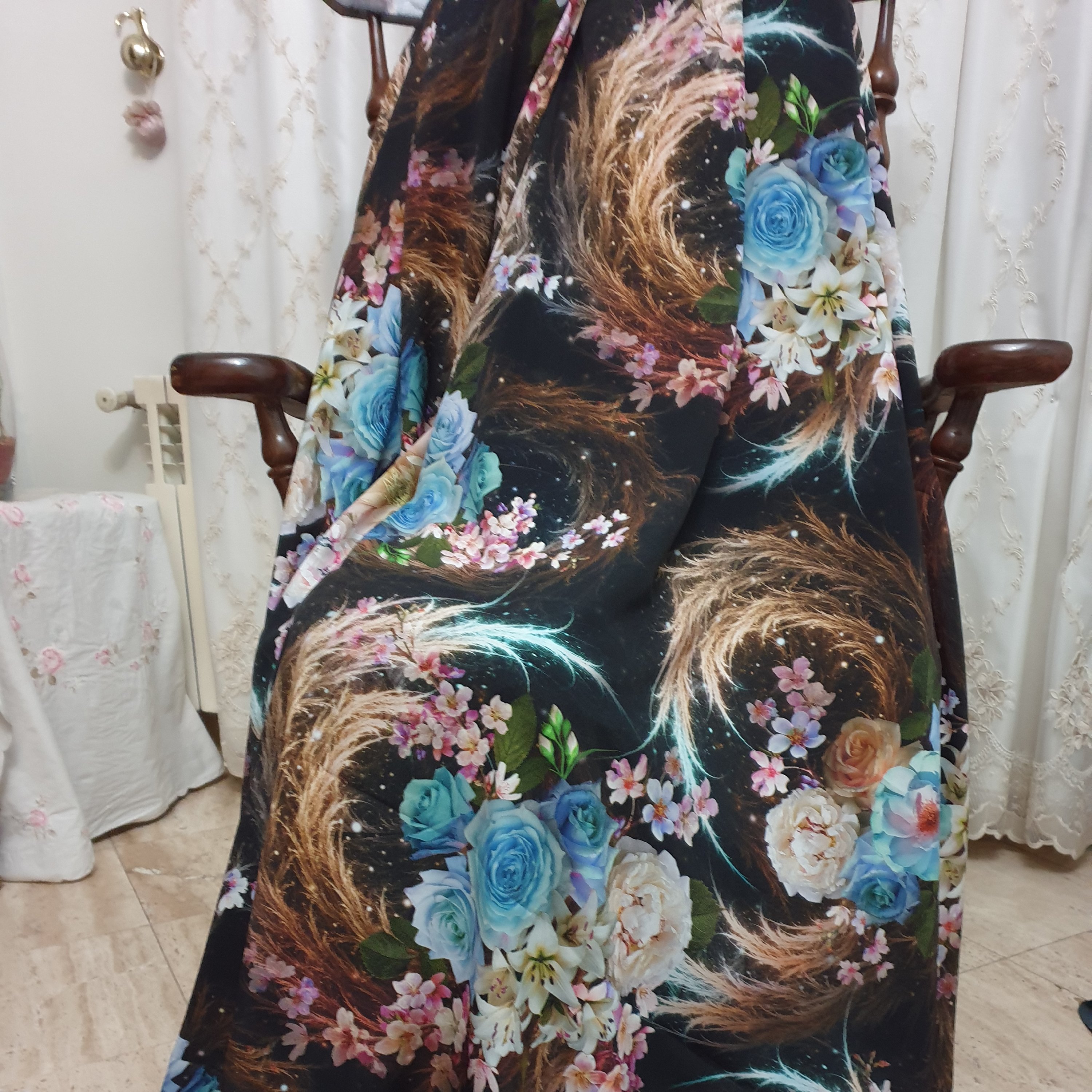 سیلک ابریشمی اندونزی زمینه مشکی طرح گندم