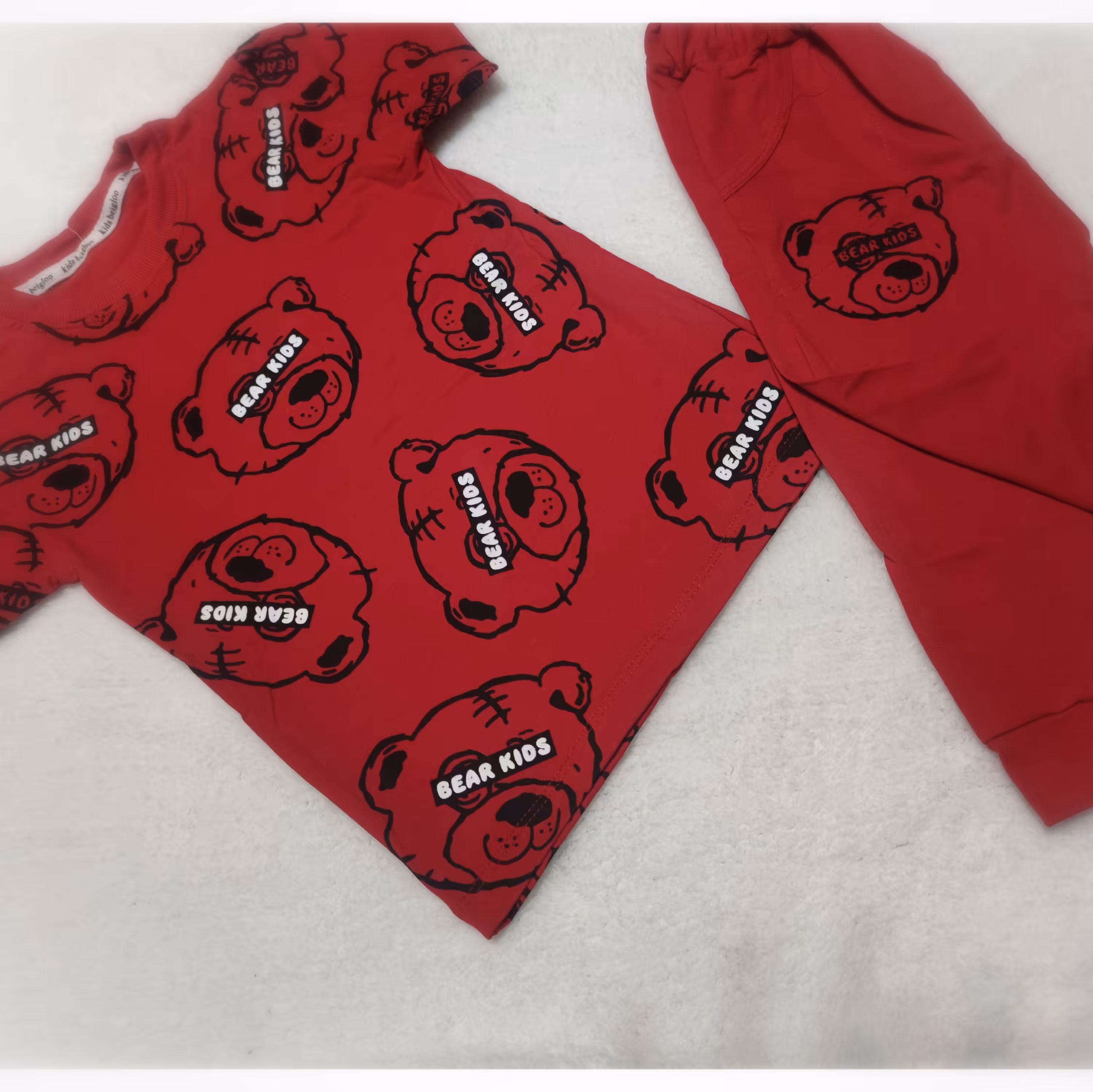 پیراهن و شلوارک پسرانه
جنس پنبه ای فوق العاده نرم و راحت 
