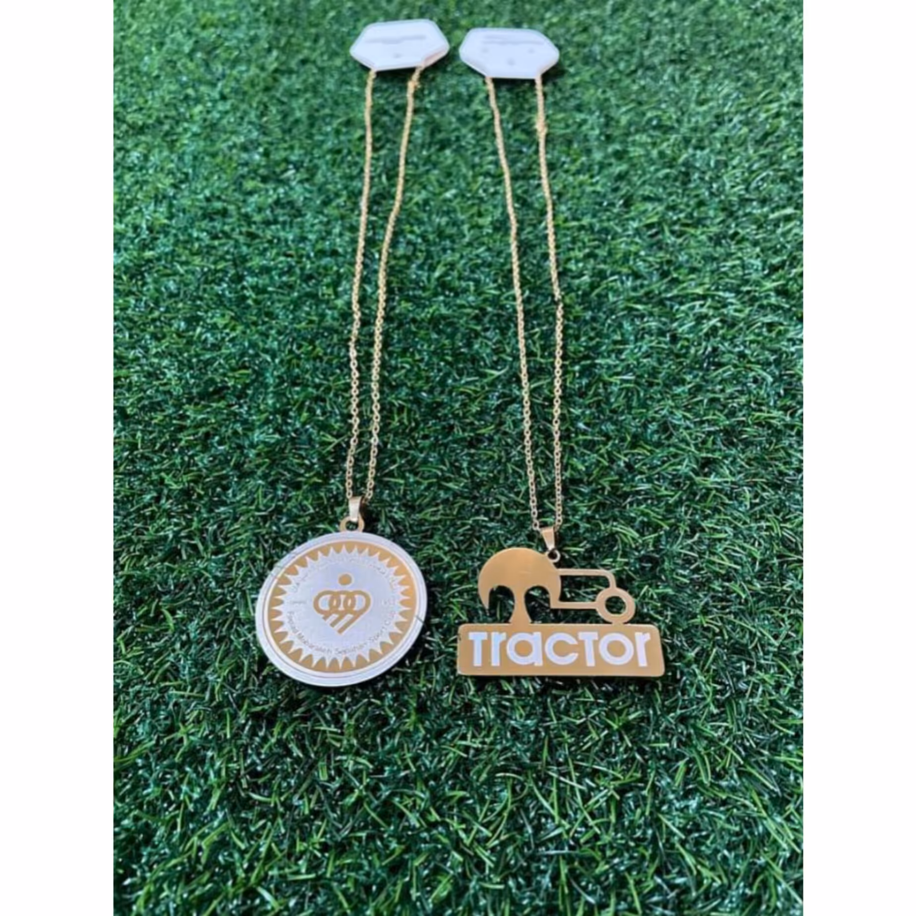 پلاک و زنجیر تیم تراکتور و سپاهان 