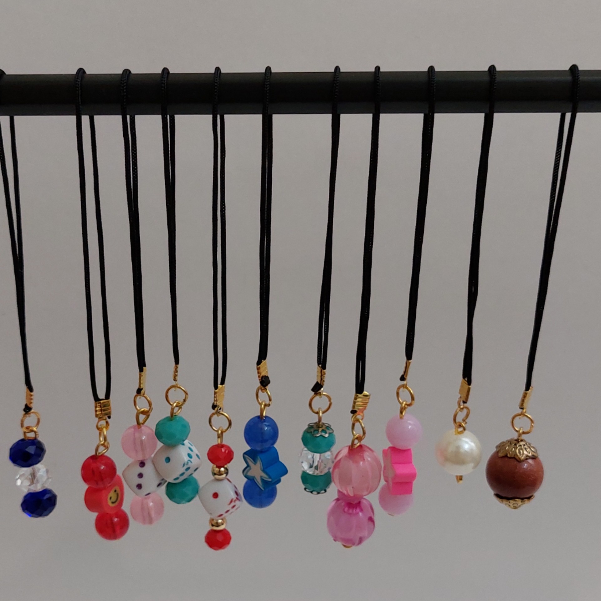 آویز موبایل