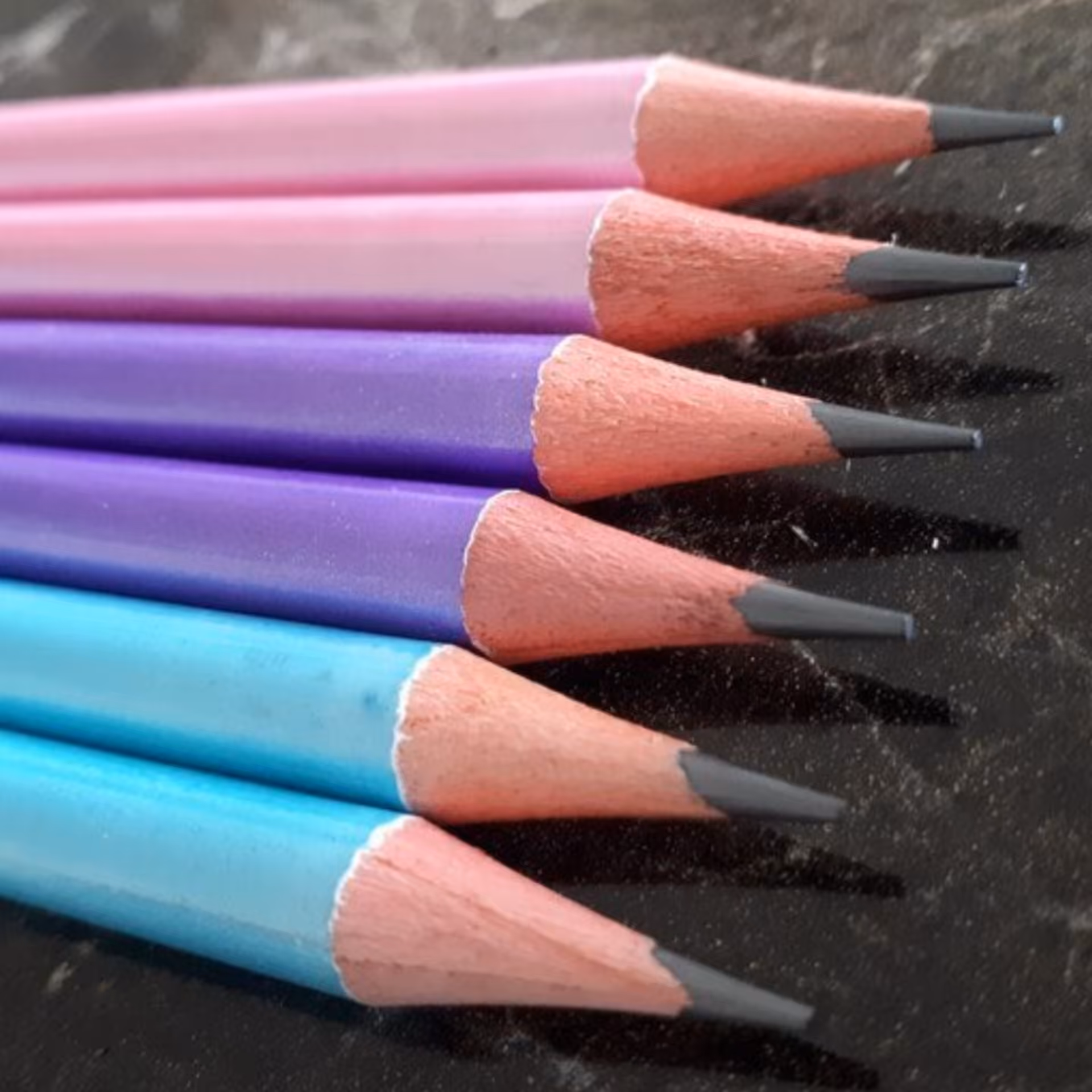 مداد مشکی ام کیو