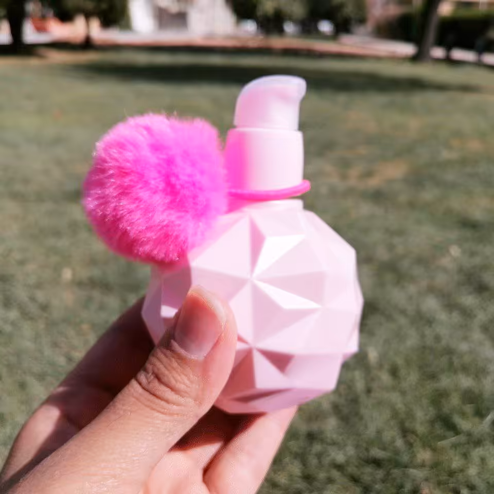 کرم مرطوب کننده دست و صورت