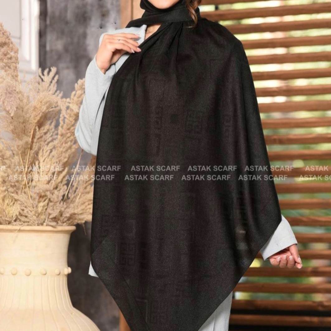 روسری مشکی ژاکارد لمه 4  دورچرخ دوز  قواره  125  ایستایی خیلی خوبی داره