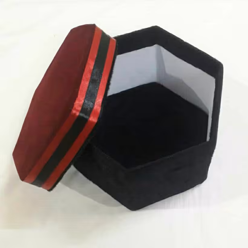 باکس مخمل زرشکی ، مناسب هدیه عروس وداماد 