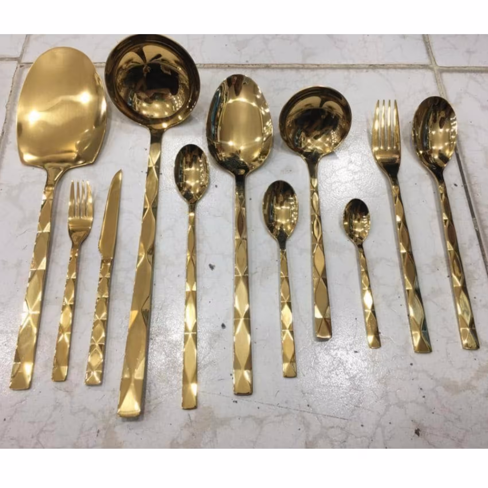 سرویس قاشق چنگال یونیک 120 پارچه دهانه اروپایی استیل نگیر طلایی کد 224