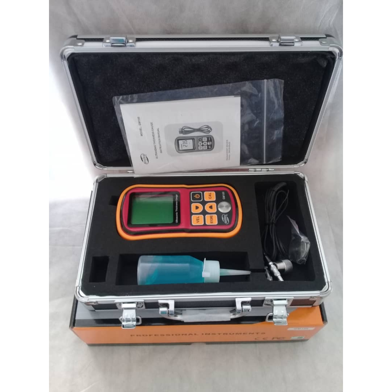 ضخامت سنج آلتراسونیک مخازن CNG مدل GM100 برند BENETECH