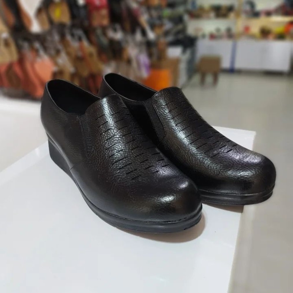کفش طبی زنانه سایز بزرگ