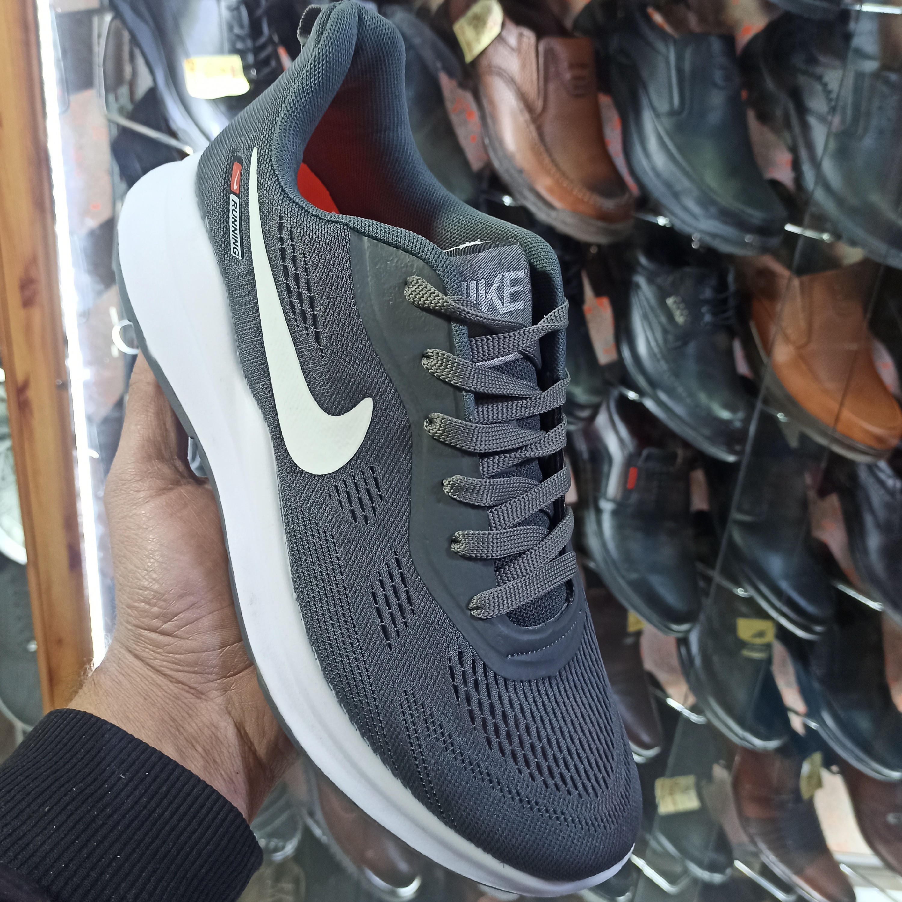 کفش اسپرت نایک مردانه طوسی زیره پیو