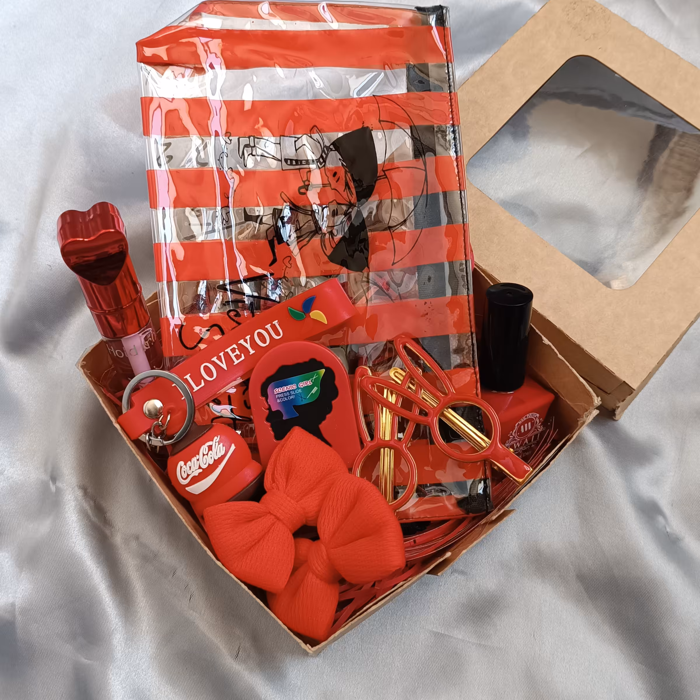 باکس هدیه ارایشی بهداشتی قرمز 3