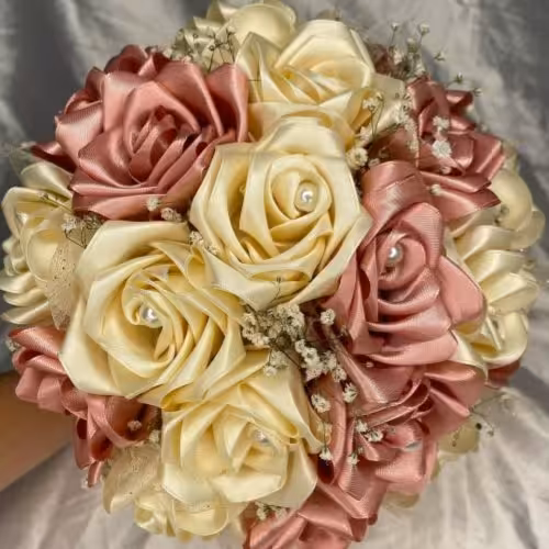 گل پارچه ای دائمی بدون پژمرده شدن مناسب برای بهترین های شما.