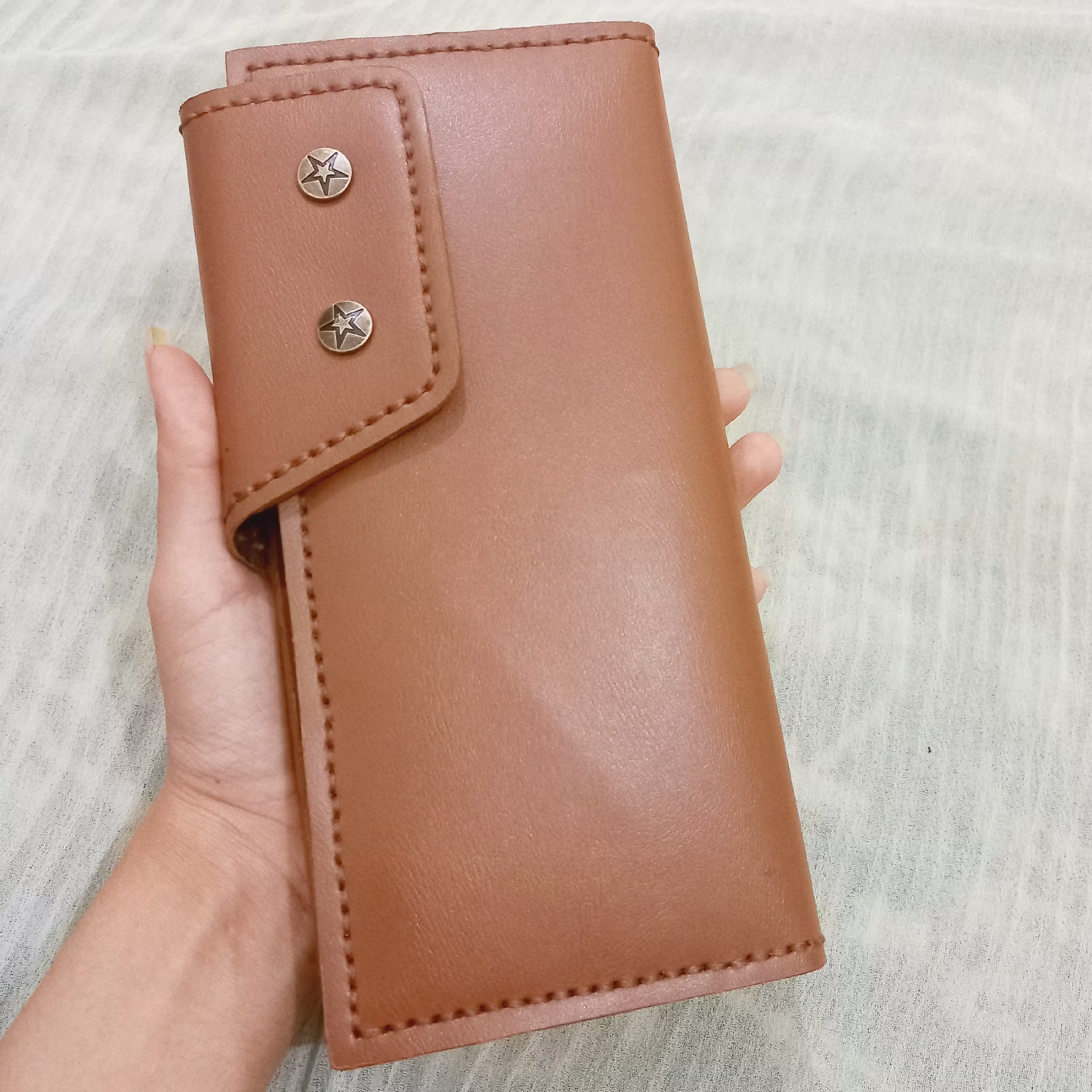 کیف دستی چرم زنانه. در رنگ و سایز دلخواه شما(دوخت انواع مدل با دست)