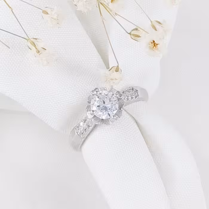 انگشتر ایتالیایی طرح گل با نگین الماسی کد 10506