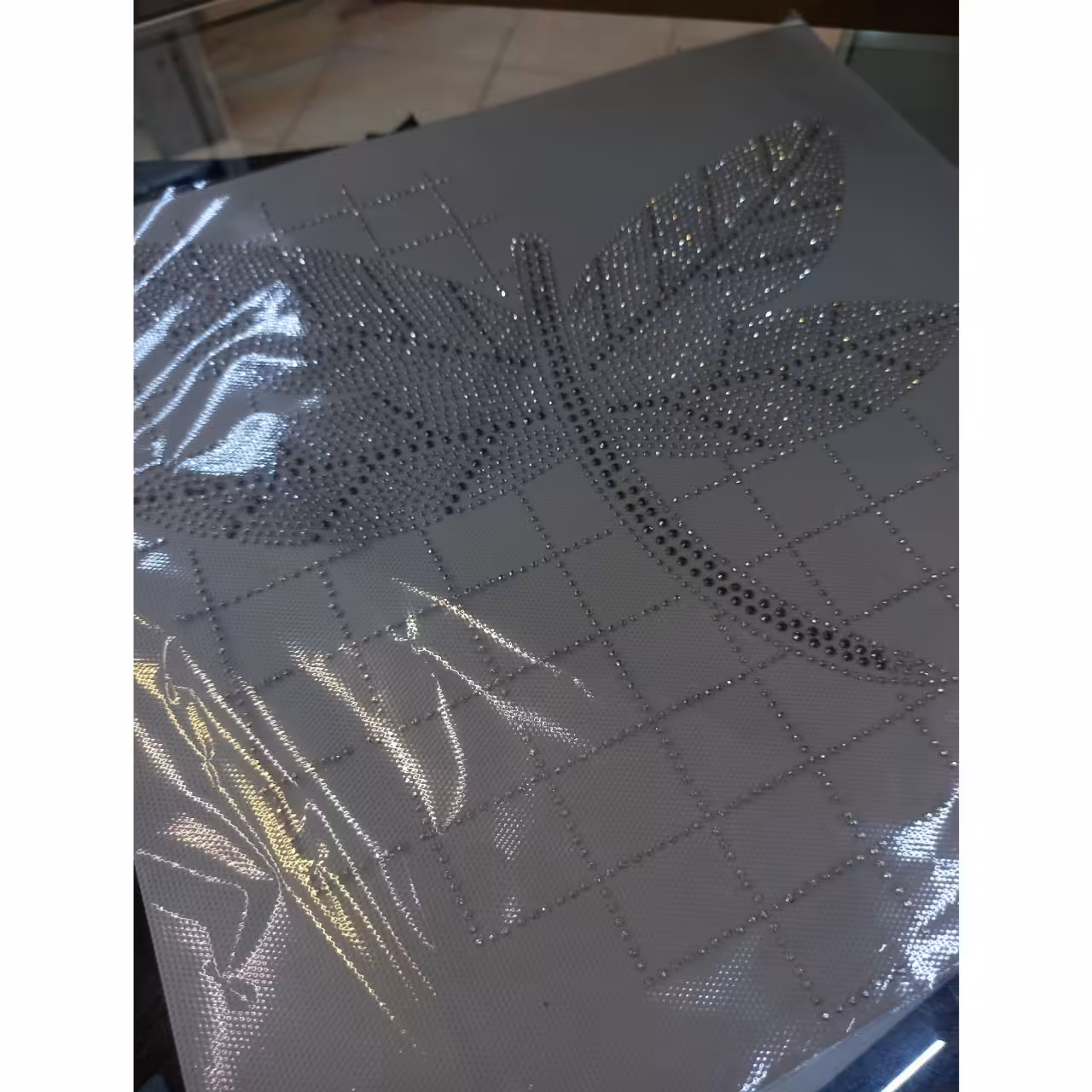 نگین حرارتی اسپرت طرح سنجاقک . چادر . نگین چادر . مانتو . نگین چسبی . جوراب