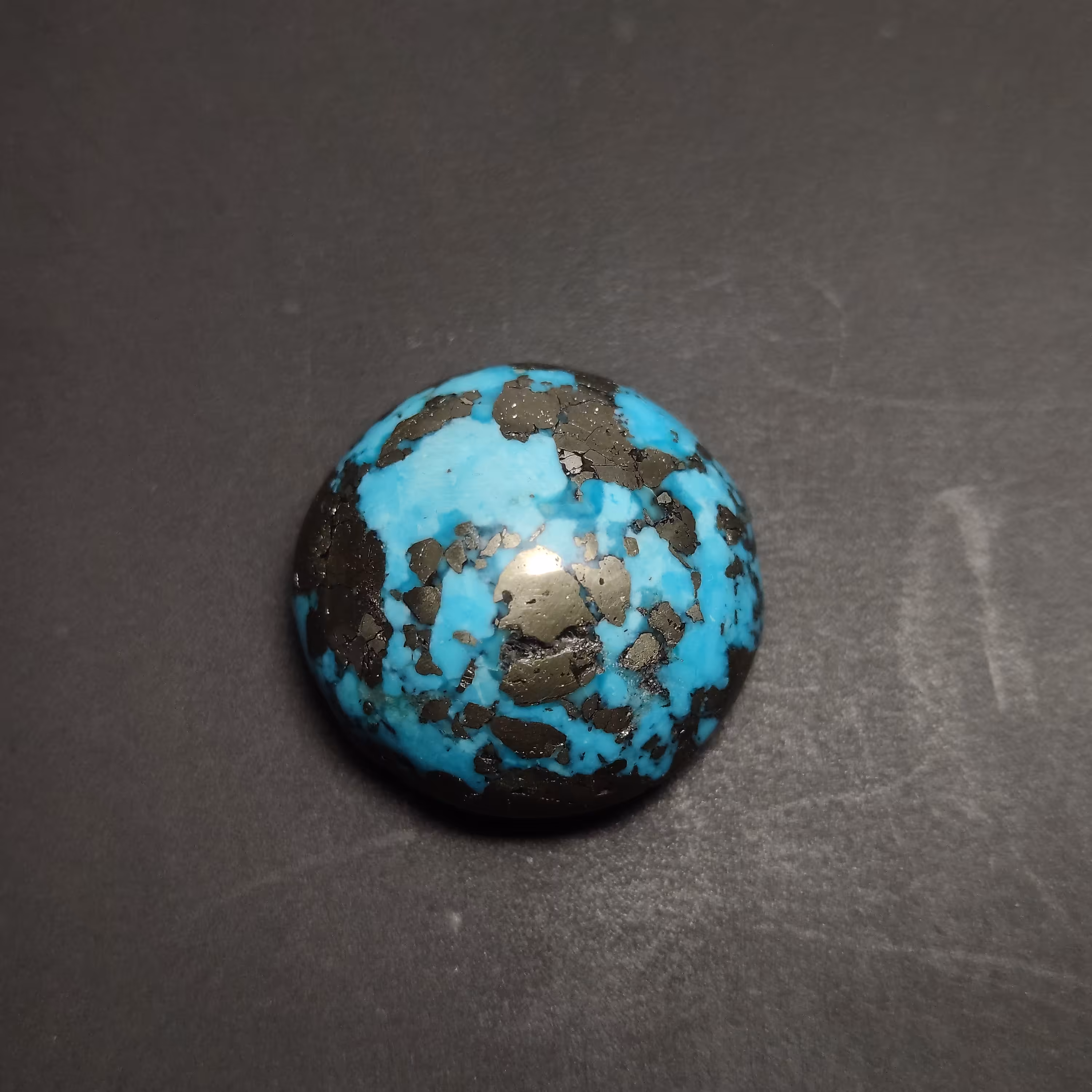 فیروزه معدنی تراش گرد (وزن:13.39 گرم)