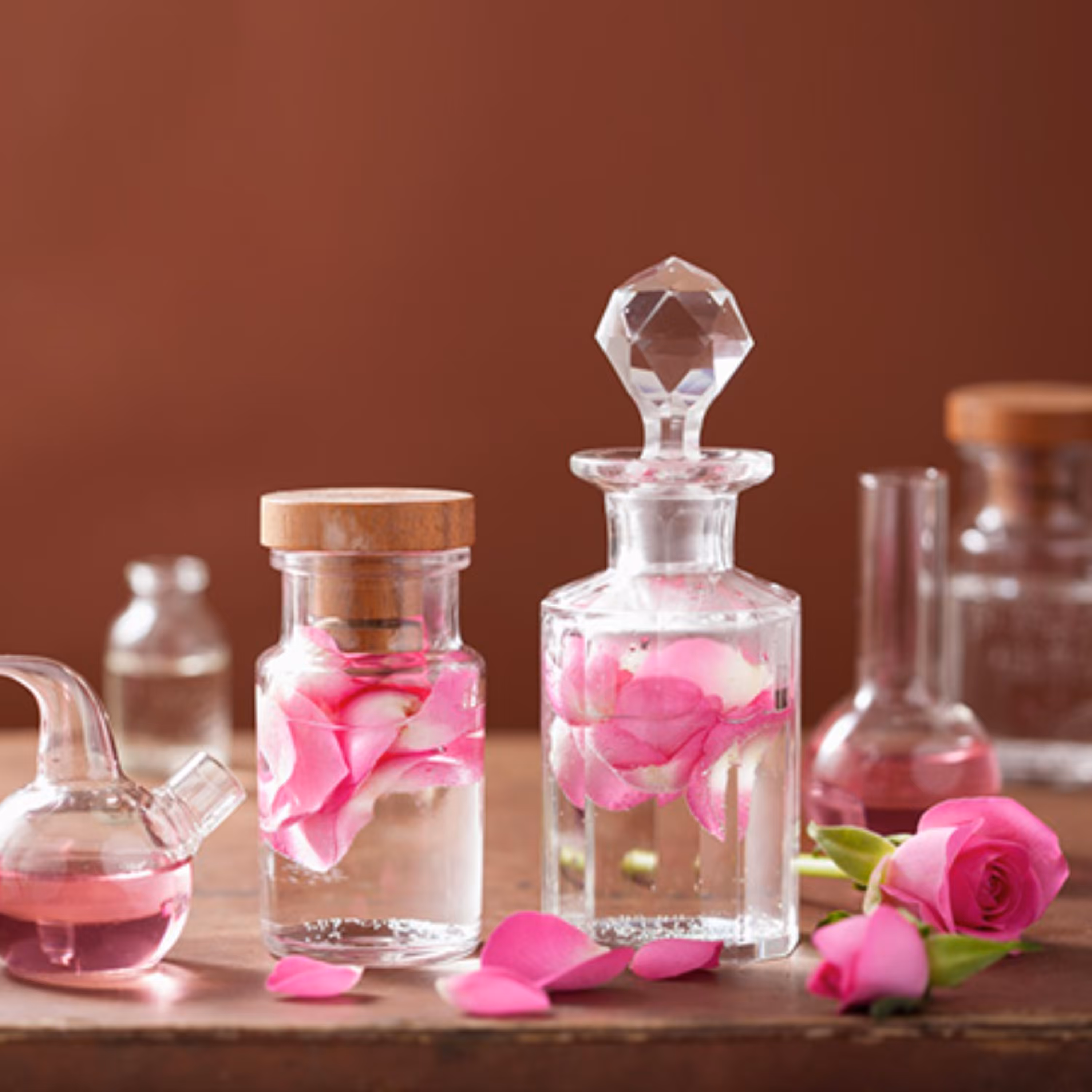 عطر غنچه محمدی اعلا درجه یک 