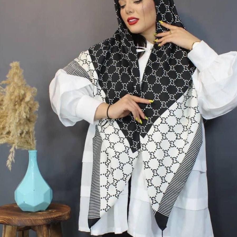 روسری نخی منگوله دار زیبا