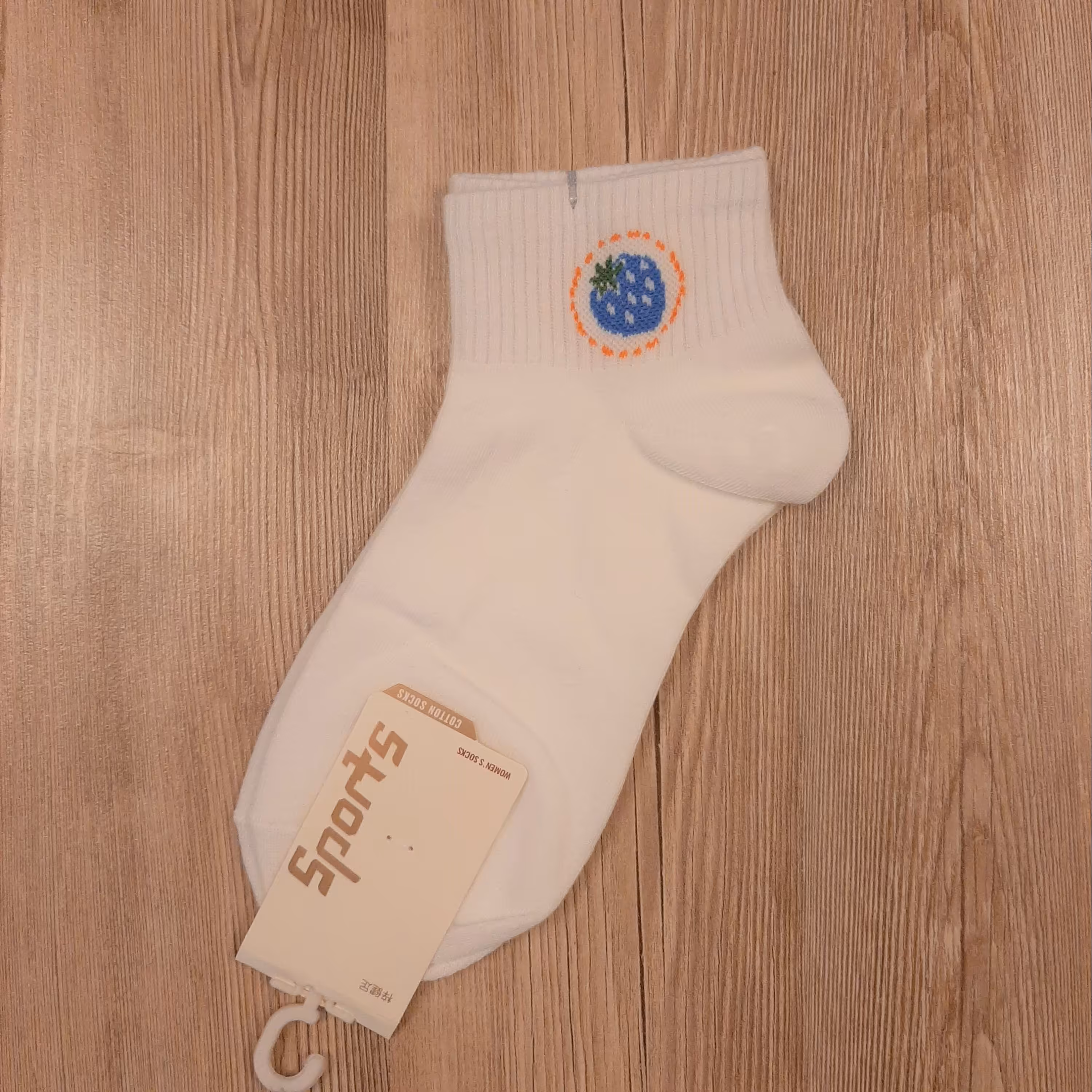 جوراب اسپرت نخی طرح توت فرنگی - رنگ سفید