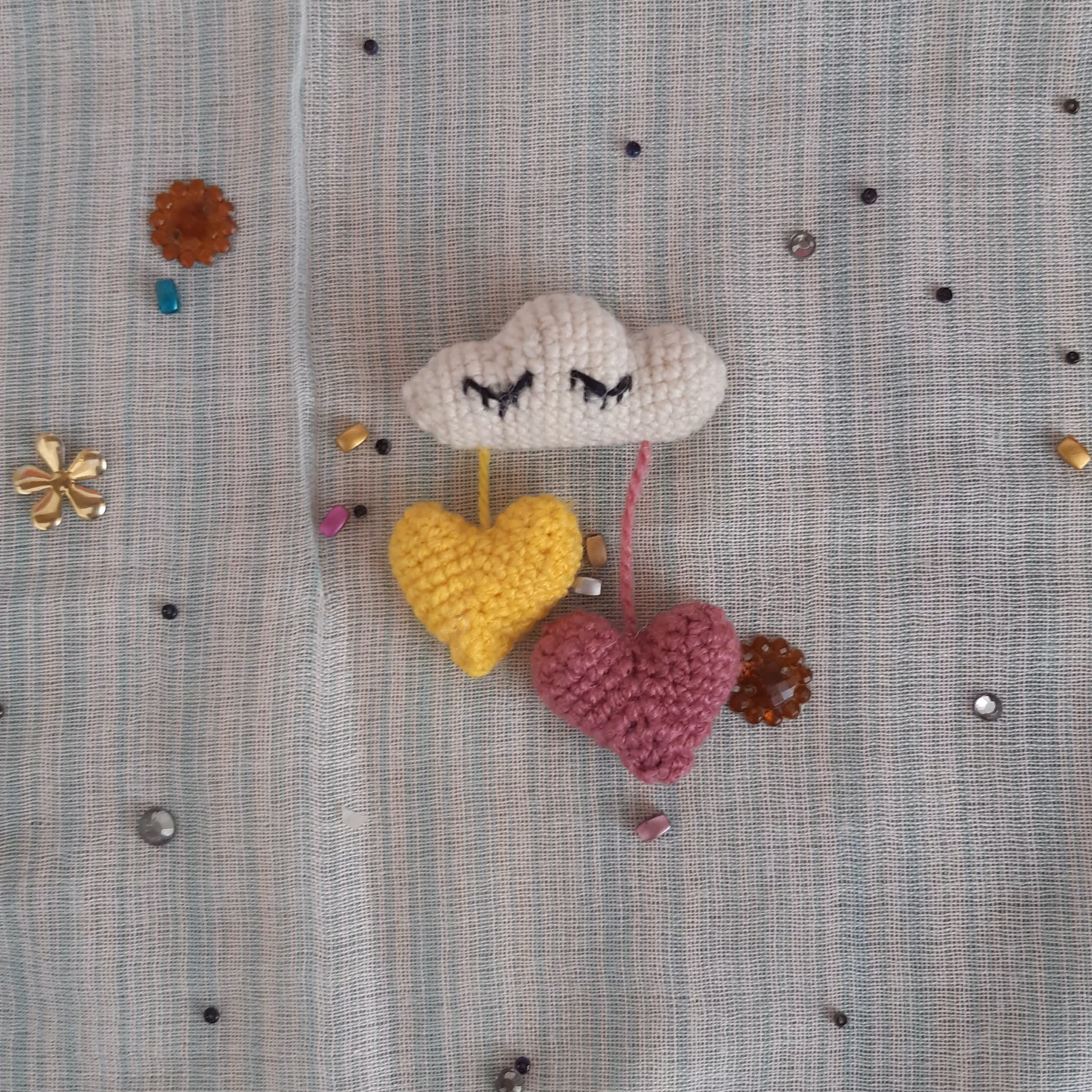 آویز ابر بافتنی کوچک به طول 8 سانتی متر