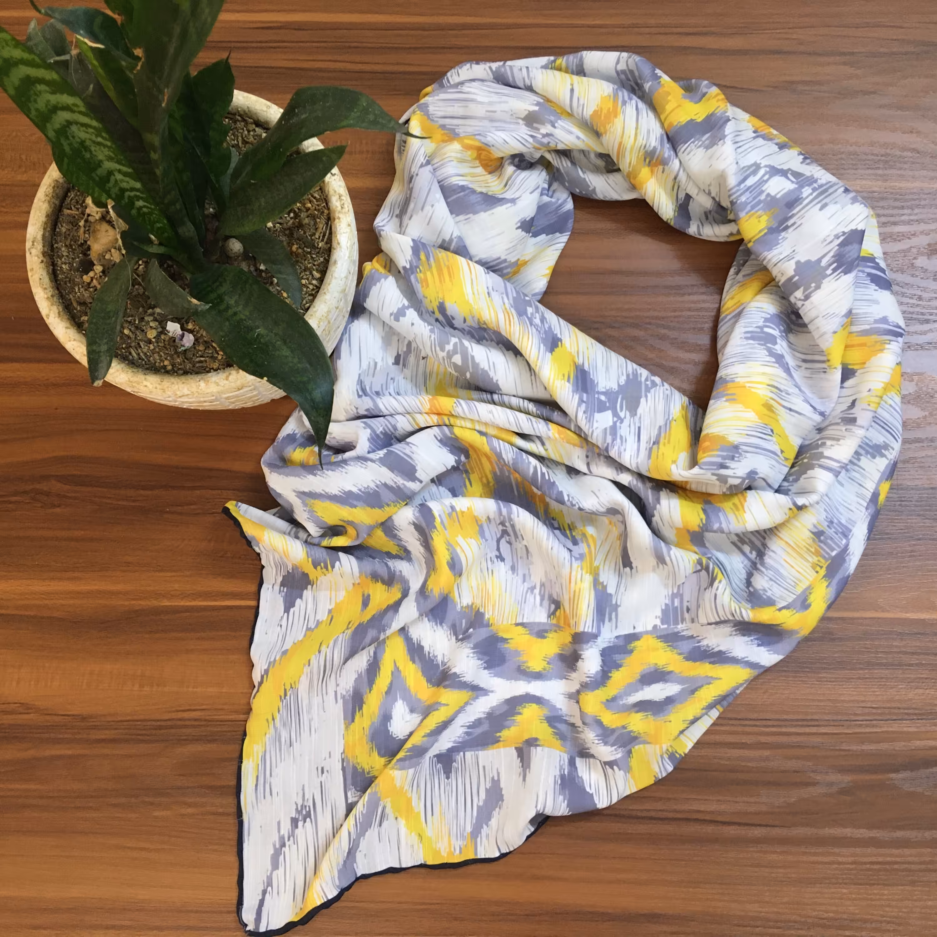 روسری نخی طوسی و زرد (چاپ دیجیتال)