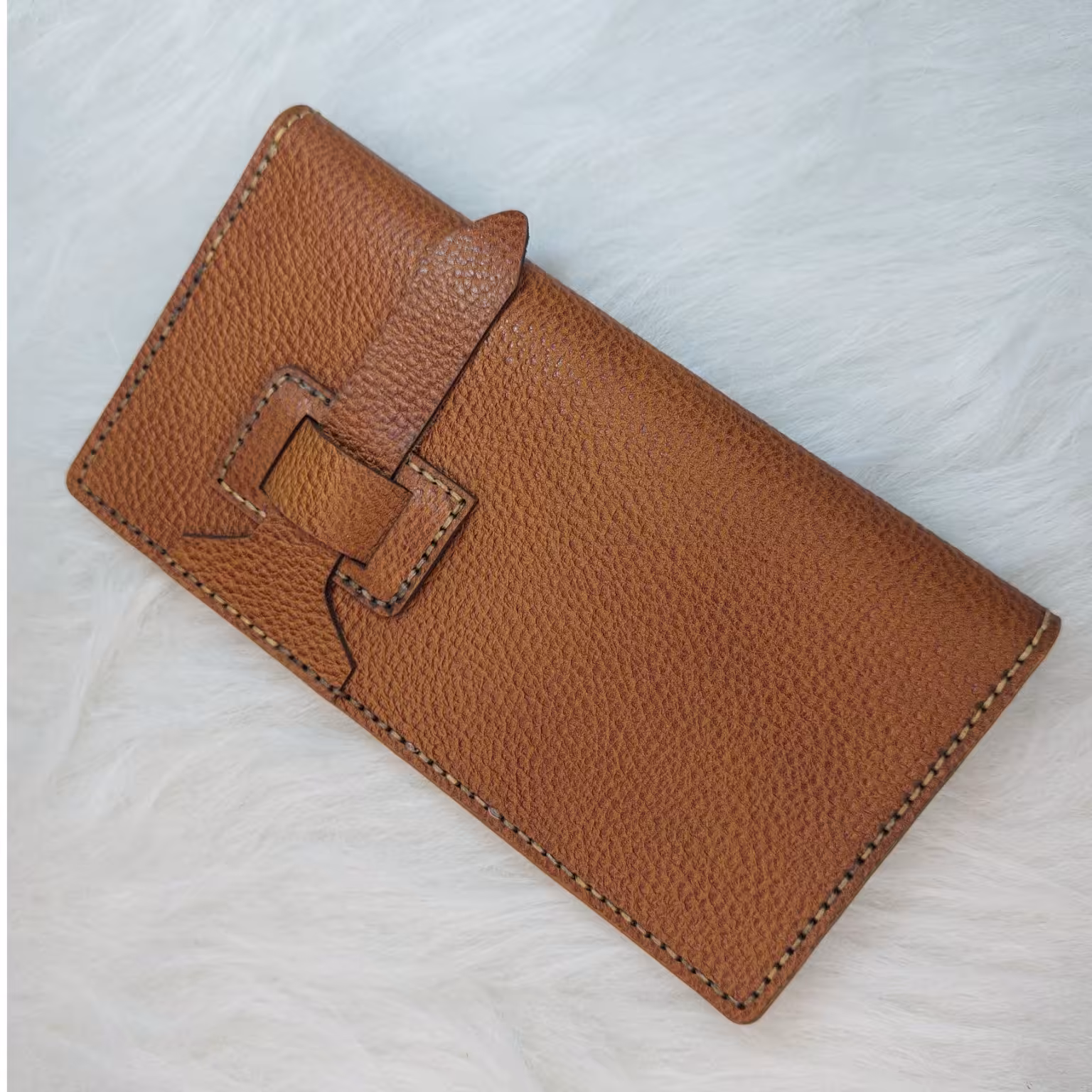 کیف پول چرم طبیعی ،کاملا دستدوز، نخ دو رنگ موم زده خارجی کار شده