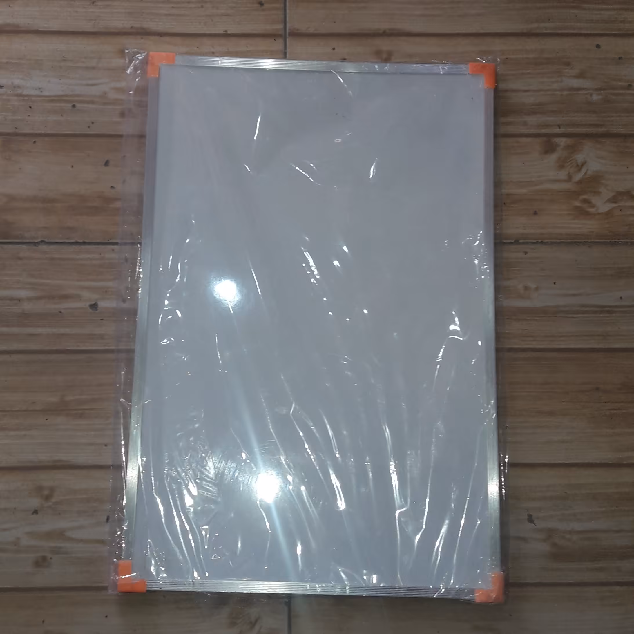 تخته وایت برد چوبی دور آلومینیومی سایز 40 در 60