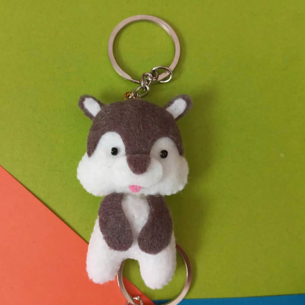 جاسوییچی و آویز طرح سنجاب 