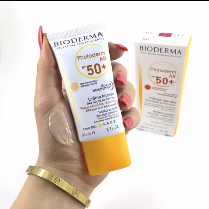 کرم ضد آفتاب بیودرما بی رنگ SPF50