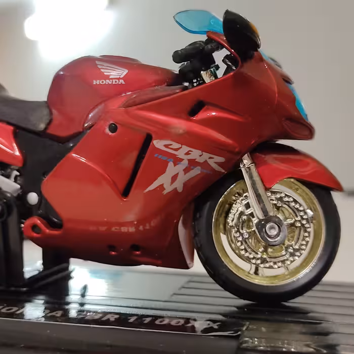 ماکت موتور هوندا سی بی آر 1100 cc xx ریس موتورسیکلت  cbr ار ایکس ایکس سیبی 1300 سیکلت