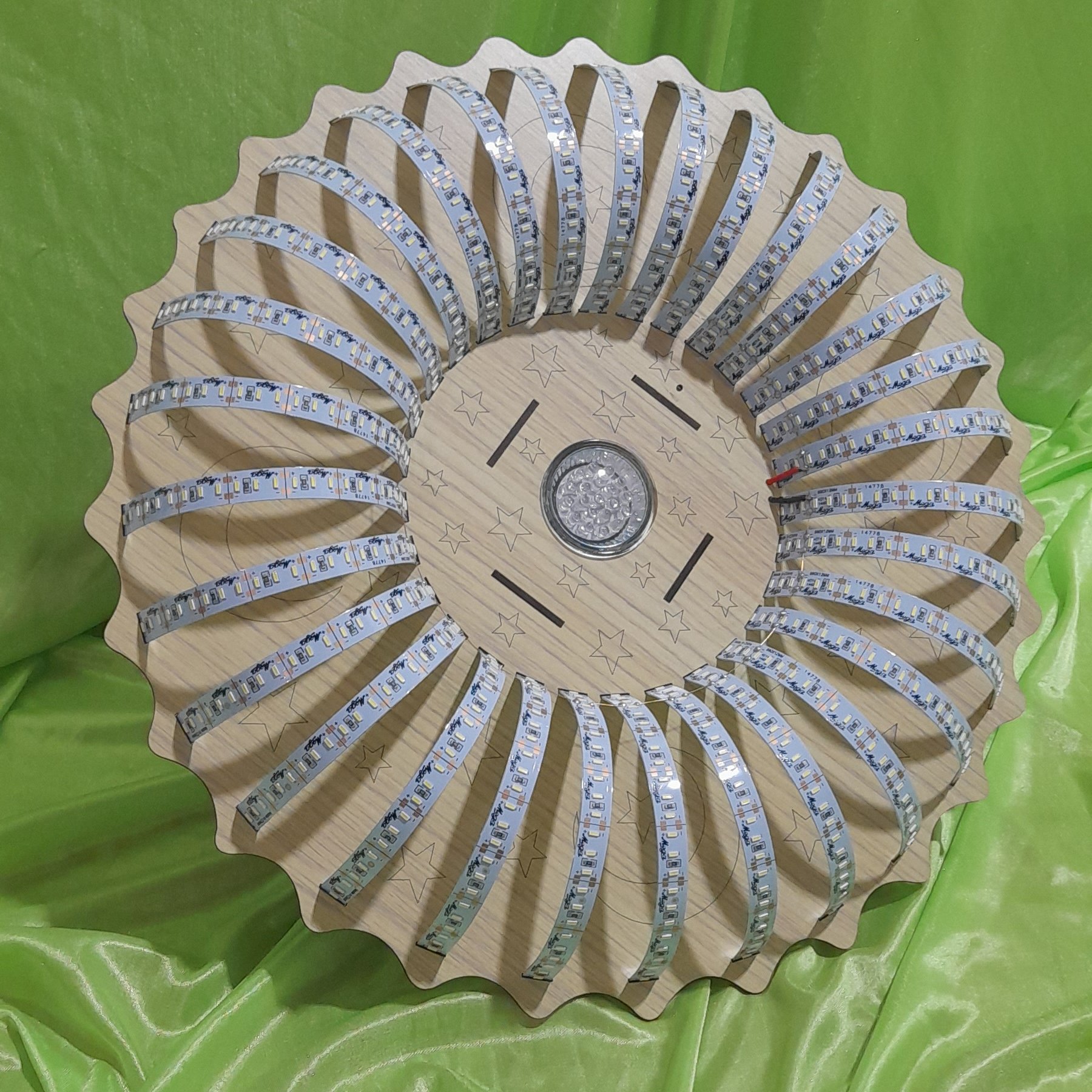 لامپ دست ساز طرح خورشید دو رنگ 35 سانتی 