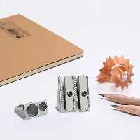 تراش حرفه ای آلمینیومی دو سوراخ برند metal،ساخت کمپانی مشهور آلمانی،دارای تیغه های بسیار تیز و خوش برش،مناسب انواع مداد