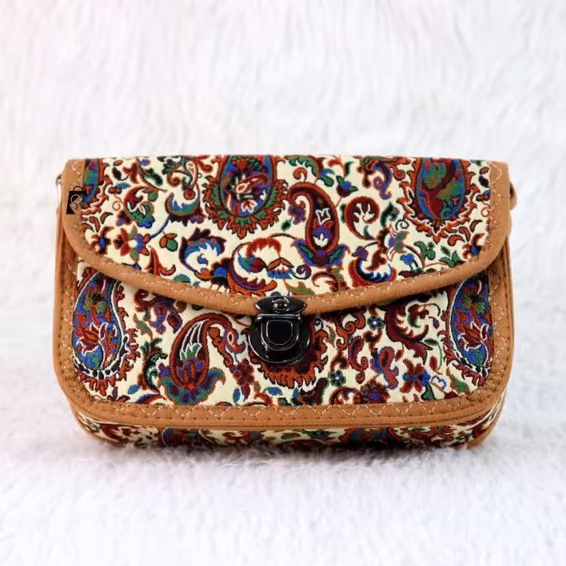 کیف زنانه دوشی کیف سنتی و طرحدار کیف باکیفیت و قابل شستشو 1206(ارسال رایگان)