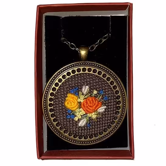 آویز تک گلدوزی