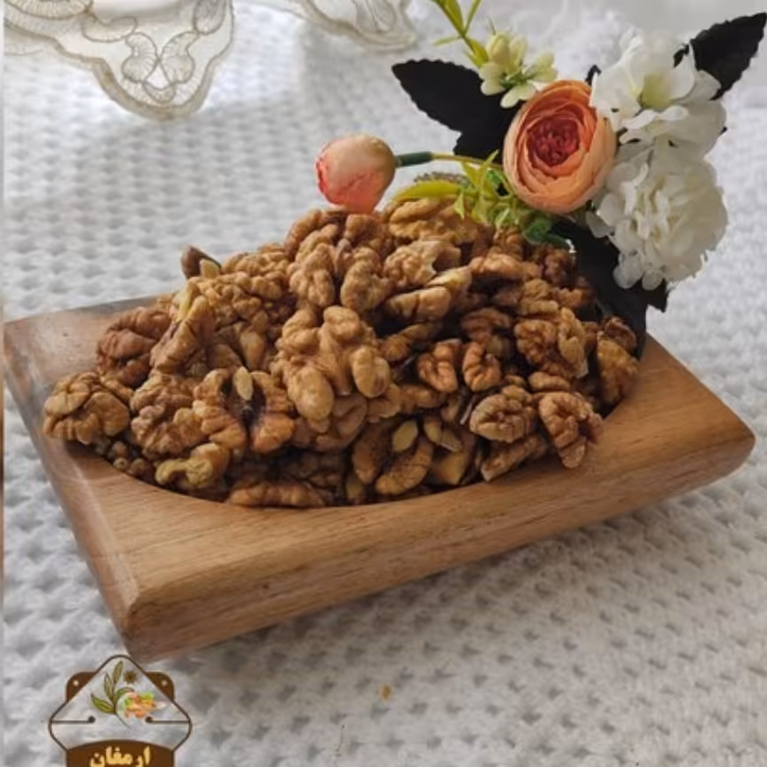 مغز گردو قهوه ای ممتاز برای و پذیرایی و دسر و غذا بسیار پرچرب و خوشمزه