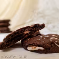 کوکی شکلاتی فرانسوی خانگی با تکه های شکلات. 500 گرم. دوازده عدد کوکی 45 گرمی. 