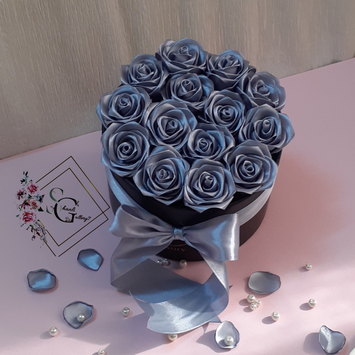 باکس گل رز روبانی رنگ طوسی