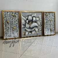 تابلو نقاشی  ریسه گل  برجسته  همراه با قاب اجرا شده به صورت برجسته دارای پروانه های پلی استر با روکش ورق طلا