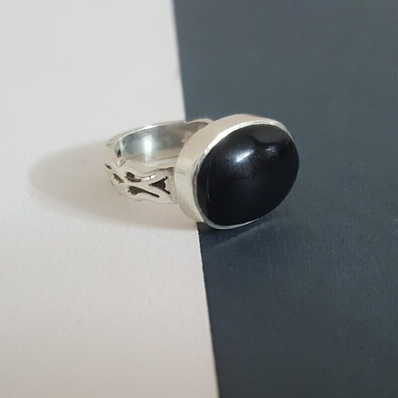 477-انگشتر نقره عیار 925 - با سنگ عقیق مشکی یمن و حرز جواد - کد 60 -9.3 W 