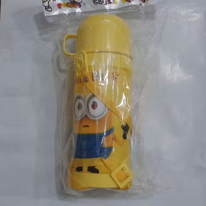 قمقمه پلاستیکی فانتزی همراه با در و بند دور گردن