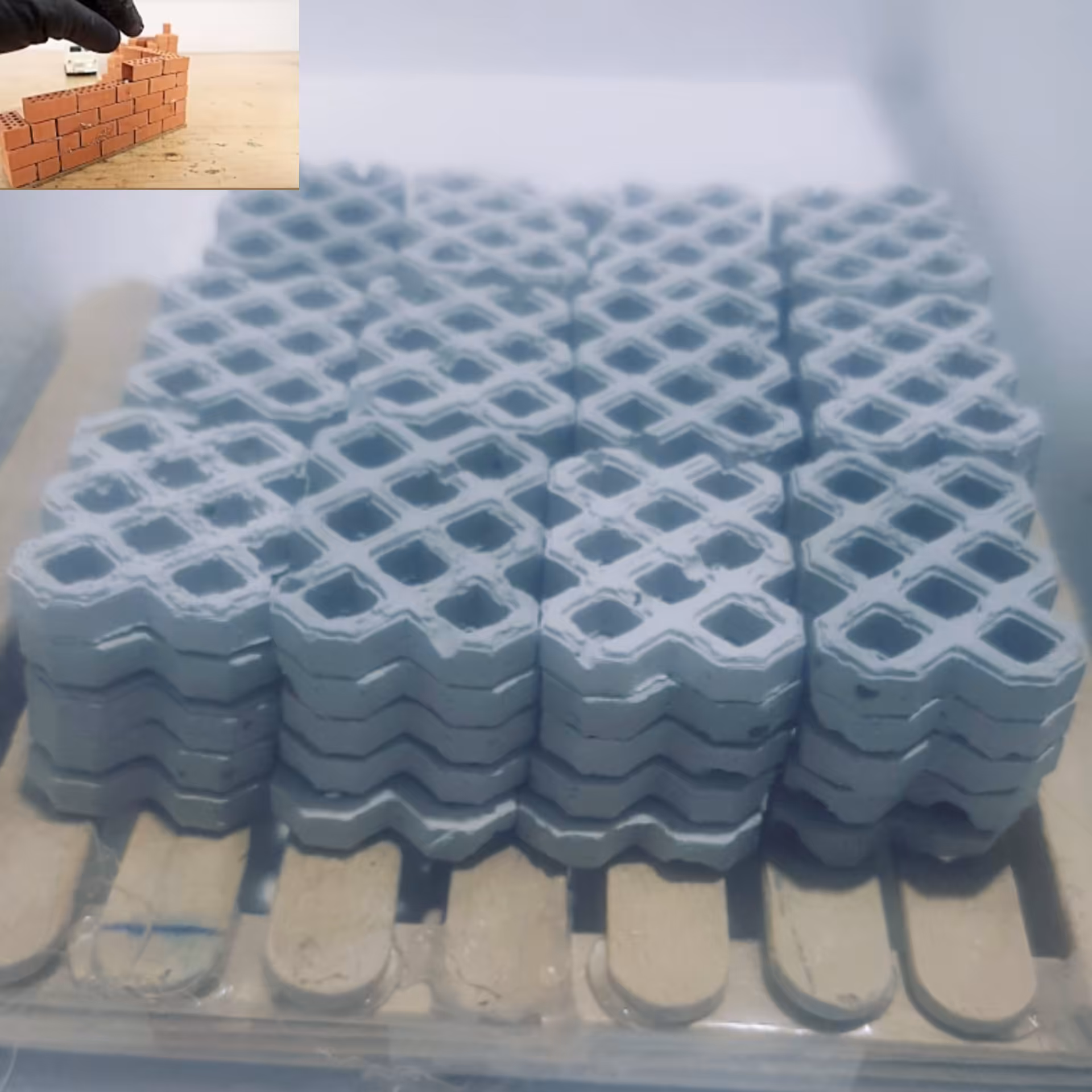 بلوک نرده زنبوری سیمانی اندازه طول 3سانت عرض 2 سانت ارتفاع 8میلیمتر وزن هرکدام 1گرم