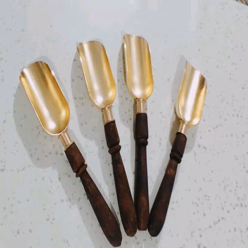 قاشق آجیل خوری چوبی دسته طلایی